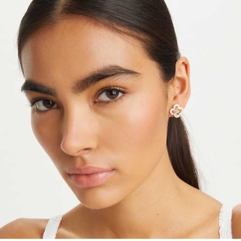 FORGET ME NOT CLOVER STUD EARRINGS